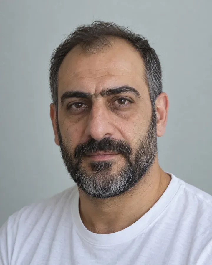 صورة مُولَّدة لشخص خيالي S-09